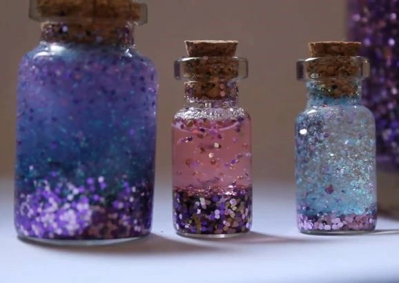 DIY No-Mess Glitter Jars