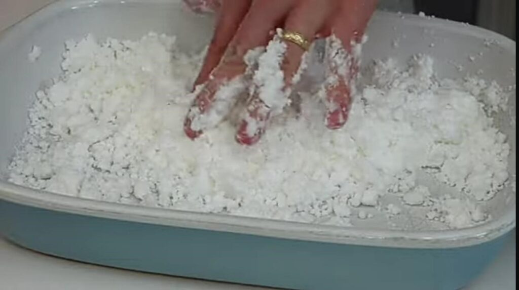 Make Artificial Snow With Baking Soda And Hair Conditioner